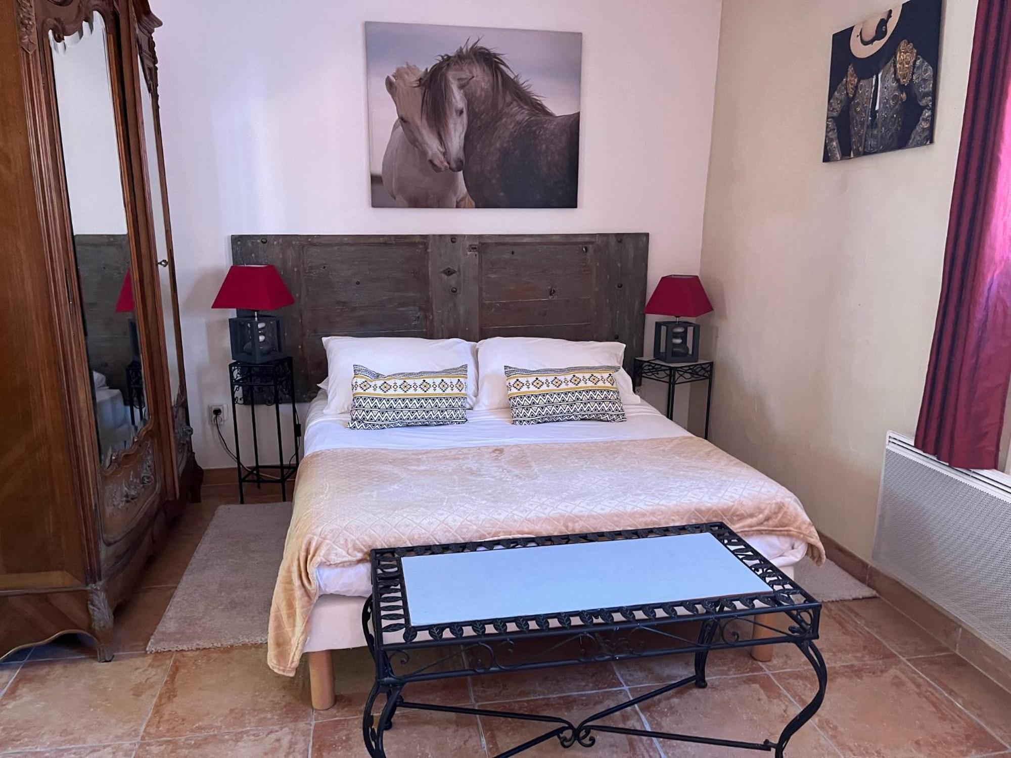 Chambre Seville - Mas Saint-Louis - Piscine Chauffee Aigues-Mortes Exteriör bild